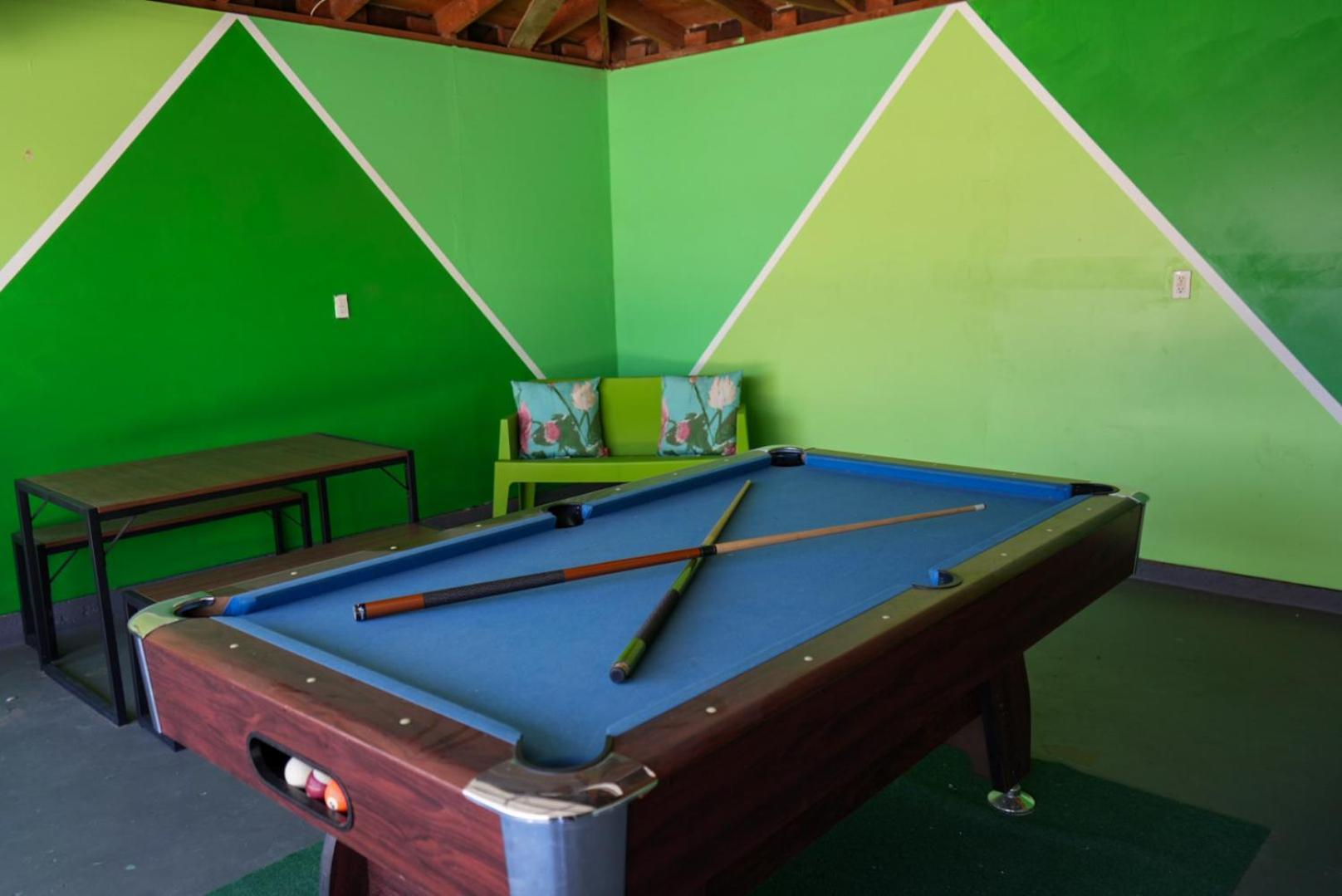 The Pink Cactus - Desert Retreat - Luxe Pool, Golf & Game Room Indio Exteriör bild